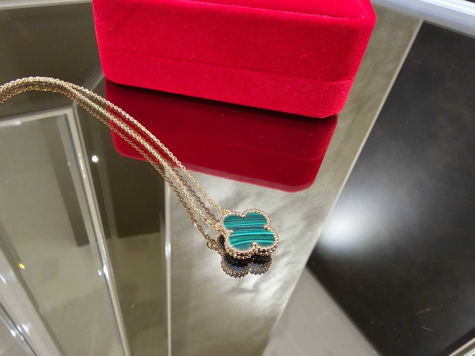 Van Cleef & Arpels VCA Rose Gold Green Malachite Alhambra Дамско Колие
