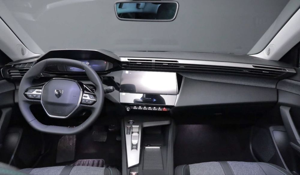 peugeot 408 plug-in hybrid ( detali la telefon )
