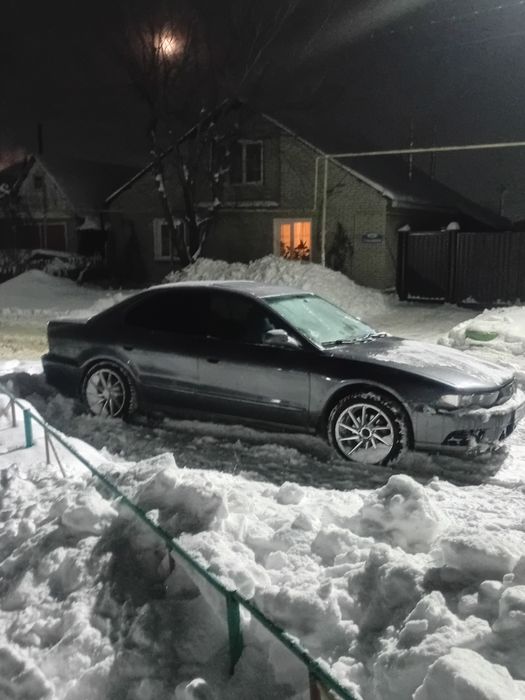 Машина ,Mitsubishi Галант 2001 года