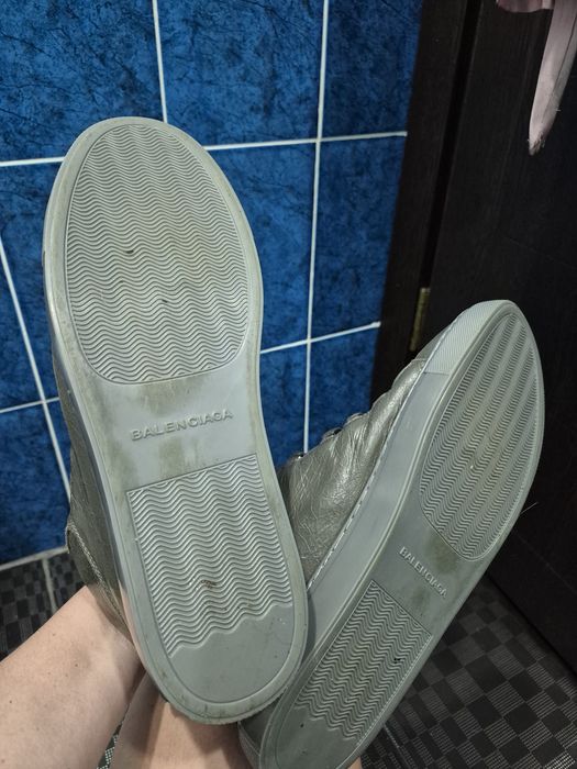 Продам мужские ботинки