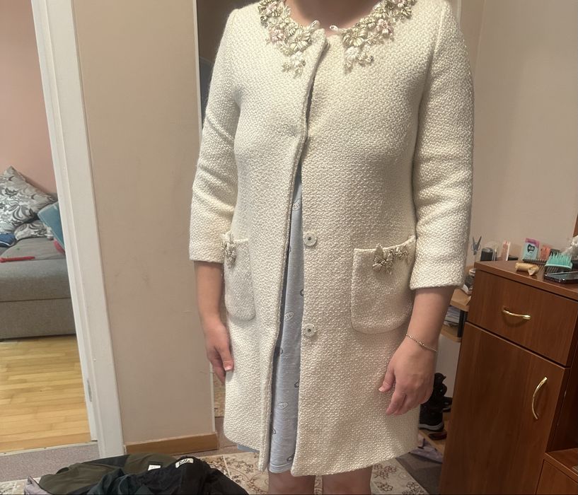 Куртки отдам даром