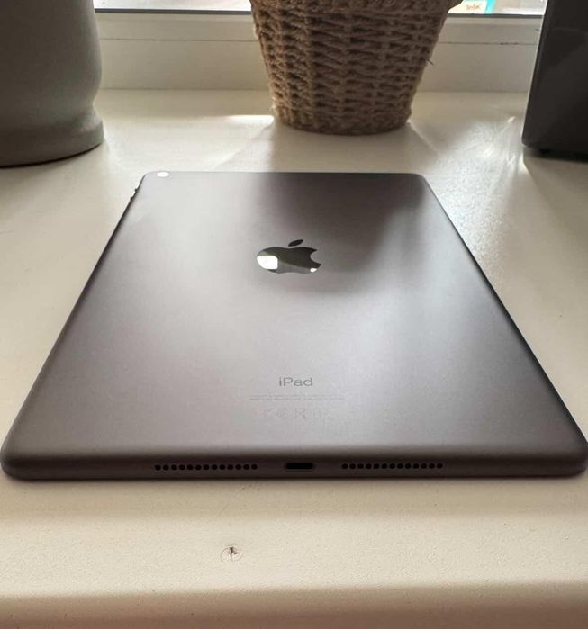 Продам IPad 2020 32GB