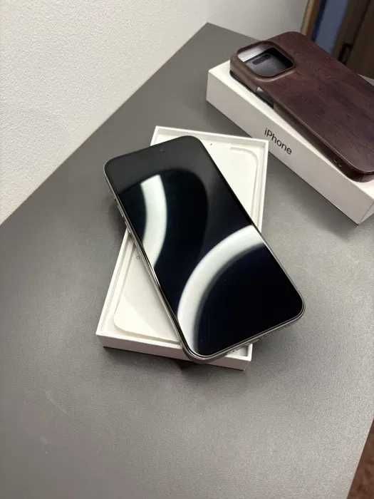 iPhone 15 pro 256 gb