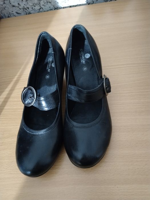 Продам туфли 38р