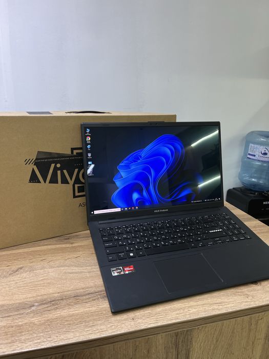 ASUS Vivobook AMD Ryzen 5-7