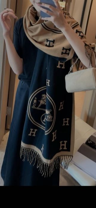 Fular Herme*, model 2026, preț fix