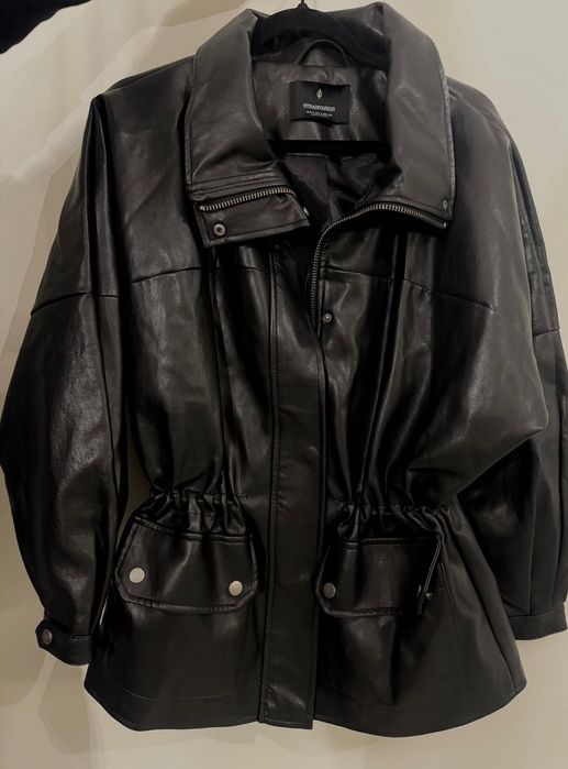 Яке. Нова колекция Stradivarius. Перфектно състояние.