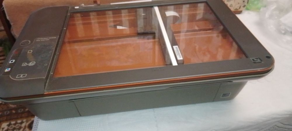 Продавам принтер