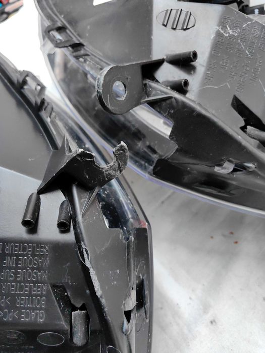 Оригинални  фарове  Рено Клио  Renault Clio