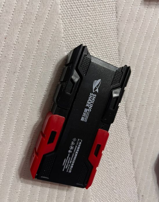 Lanterna cu baterie externa