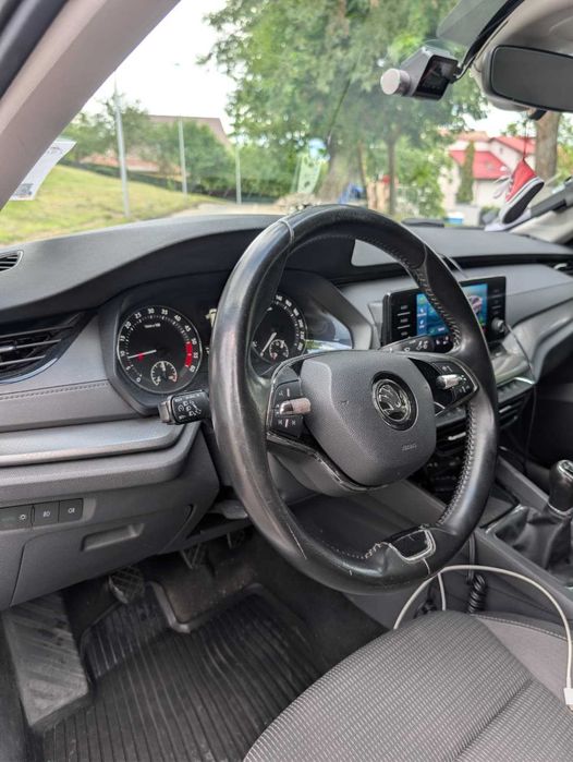 SKODA Octavia 2021 — imagine 4