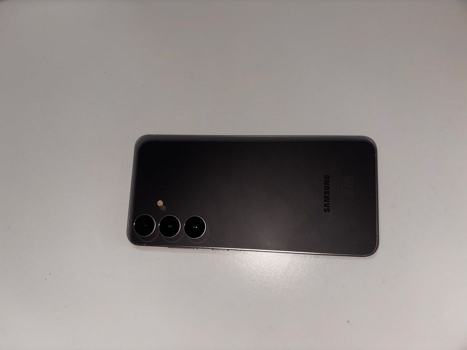 Samsung S25 FE телефон