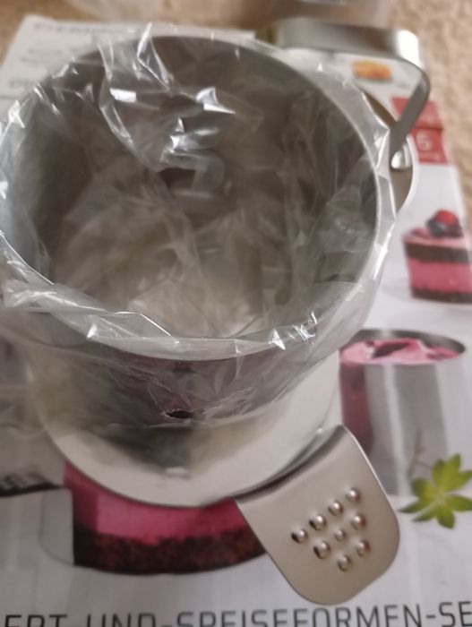 Set inox nou 4 forme cu presă si paletă pt prăjituri sau aperitive