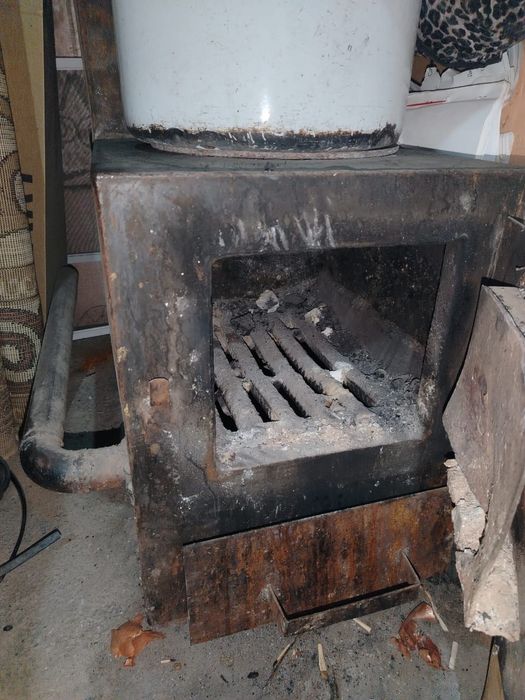Продам твердотопливный котел печь