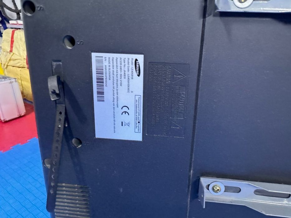 Теливизор SAMSUNG работает пульта нету