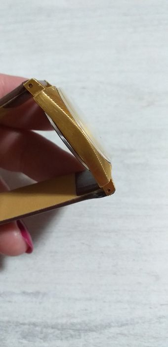 Позолоченные часы