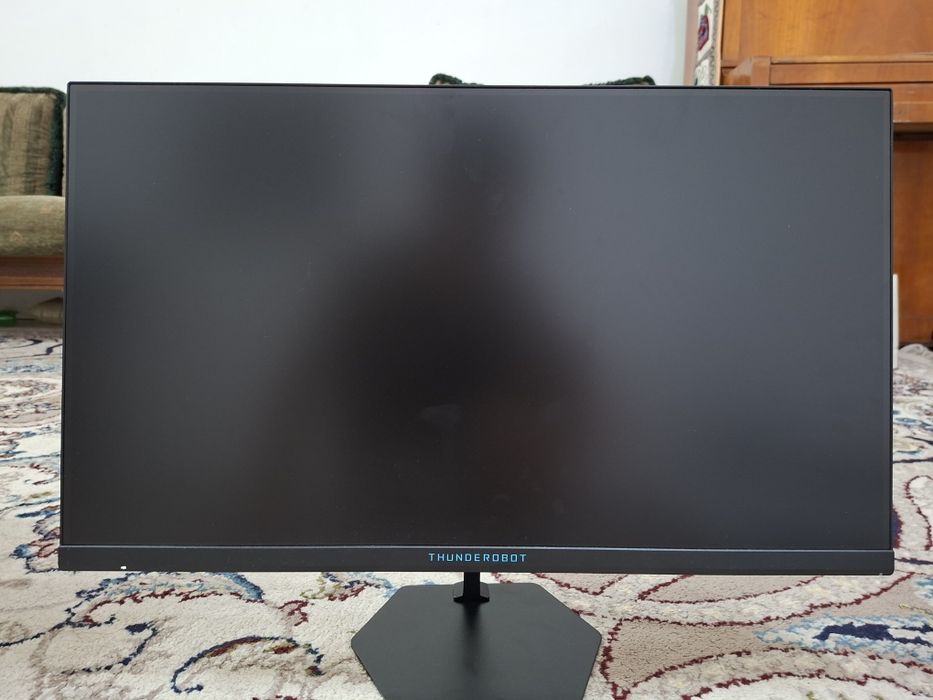 Игровой монитор Thunderobot 24 dyum 180hz FullHd IPS 
vESa yo’q