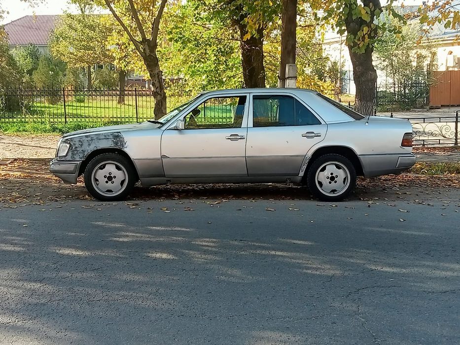 Mercedes-Benz w124 E260