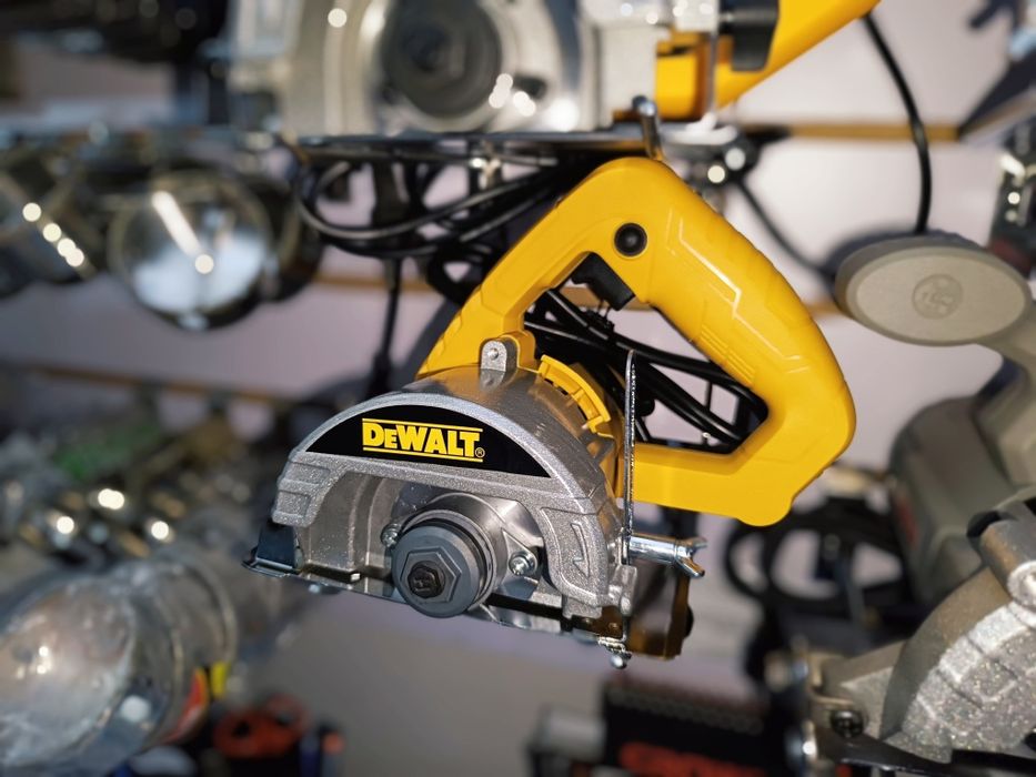 Пчелка DeWalt циркулярная пила