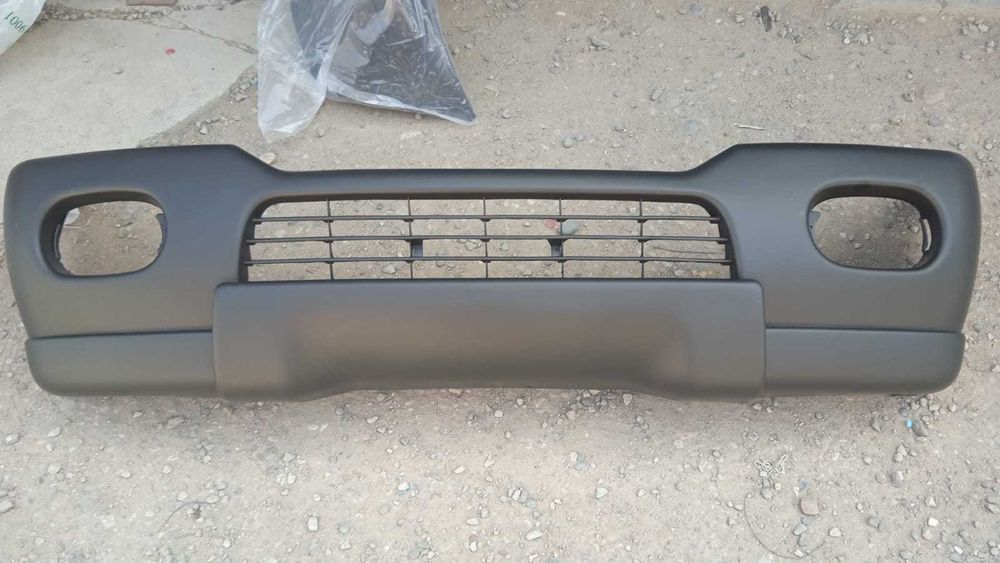 Бампер передний на Митсубиши Монтер спорт 00-04 / Montero Sport 00-04