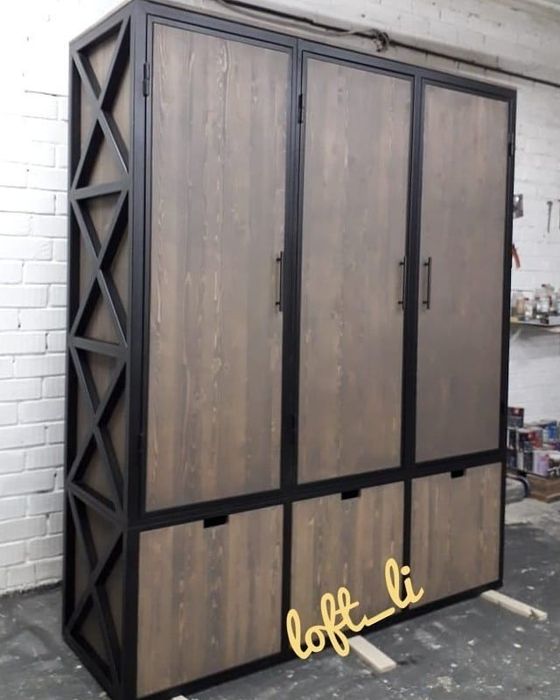 Металлический шкаф