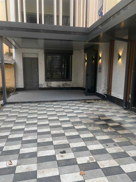 Ц1 , Кафе Бон . Сдам  в аренду отличный офис 75 кв.м , с парковкой .