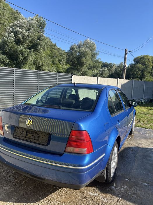 VOLKSWAGEN Bora