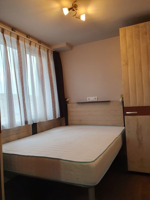 Под наем двустаен в началото на Аспарухово 40 кв. обзаведен влизаш и живееш ТВ. Интернет на пет минути от центъра с автобус място за паркиране