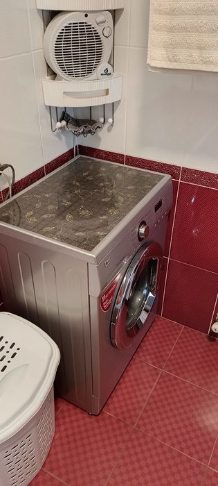Продам стиральную машинку LG