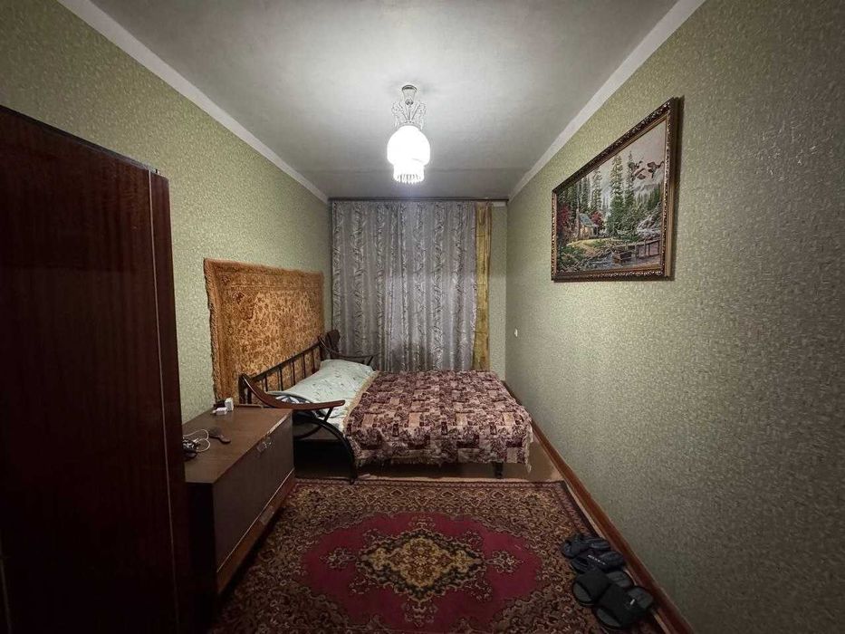 м.Буюк Ипак Йули чайхана Салом 2-комн 3/5 55 м² кирпич 2х6 м средняя