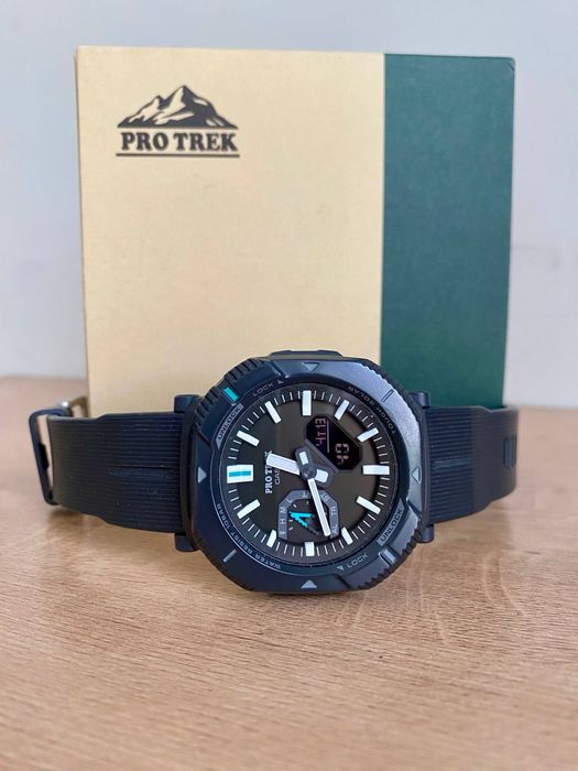 Часы Casio Pro Trek