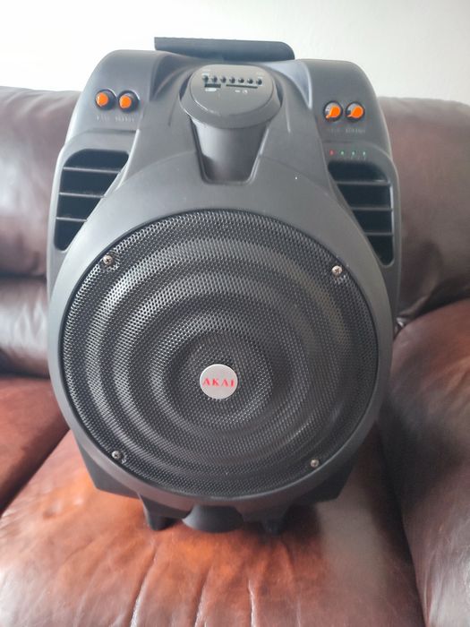 Boxă portabilă Akai 50 w