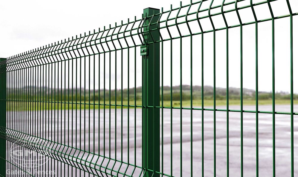 Garduri si porti din panouri stil jaluzele, sipca metalica, tabla cutata, plasa bordurata, fier forjat, BCA sau beton si alte modele disponibile