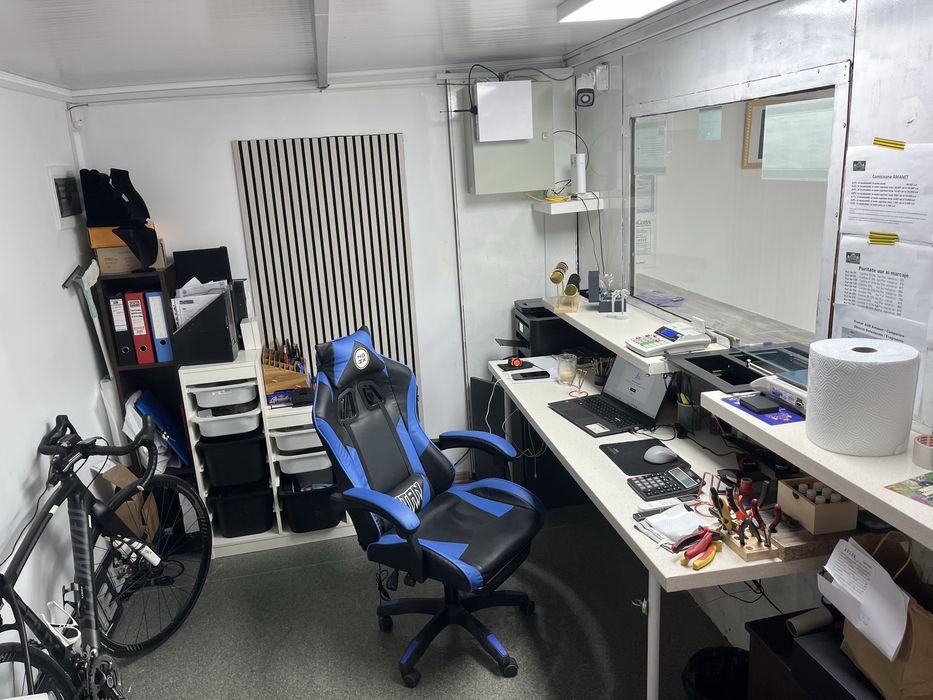 Blingaje Amanet Exchange sertare geam antiglont balanta bijuterii