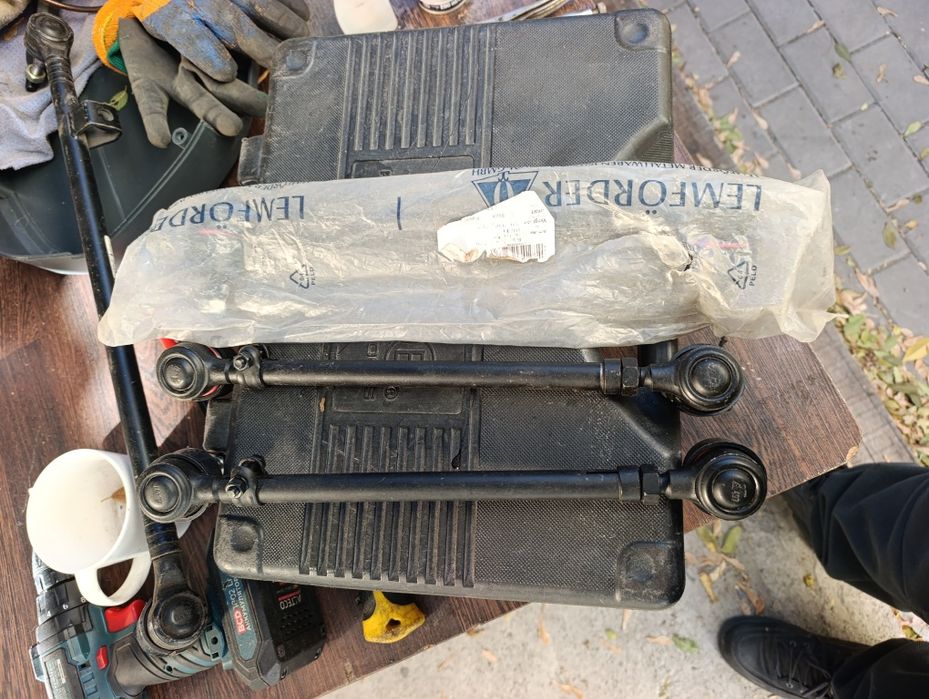 Рулевые тяги "мерседес", 190.