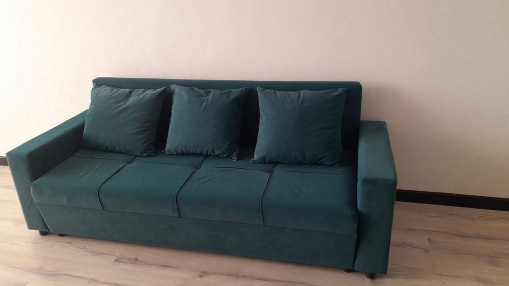 Шикарный мягкий диван (состояние нового). Срочно!
