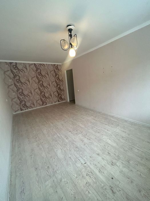 Продаётся 2 комн район 7 школа