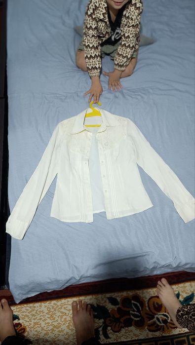 Костюм юбка,брюки, блузка размер 36