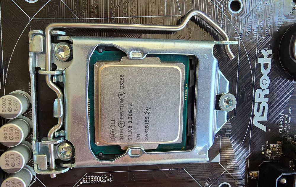 Комплект дъно, процесор и рам ASROCK h81 Pro + Pentium G3260 + 8Gb Ram