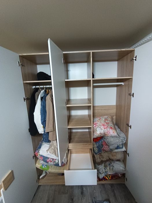 Продам спальный гарнитур