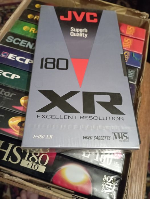 Видеомагнитофон LG