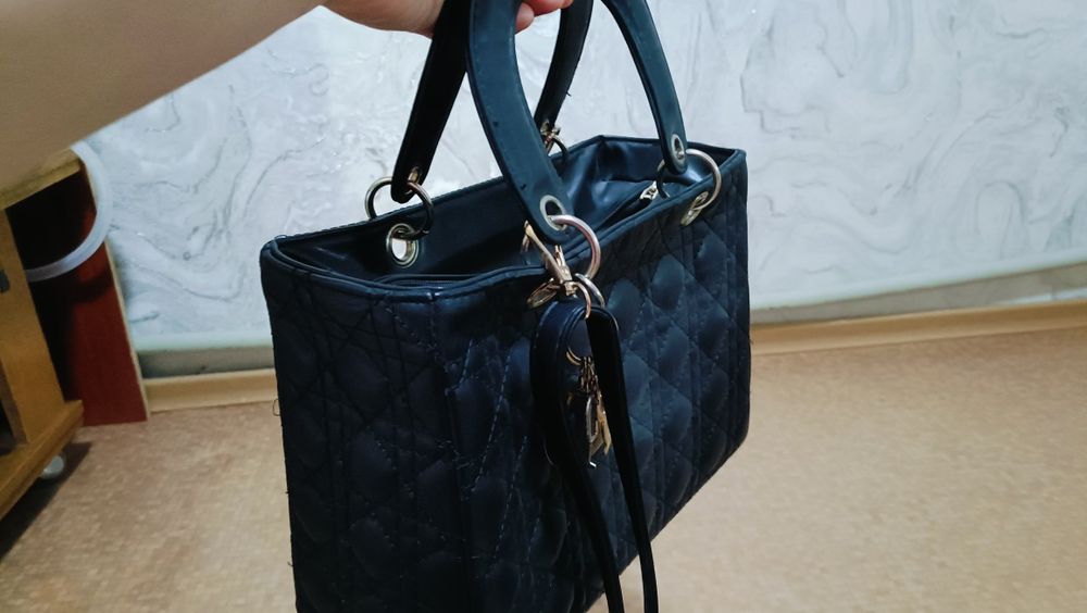 Продаются 2 сумки 1000