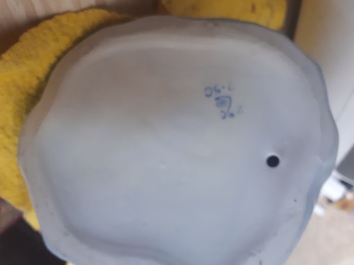 Фарфоровая статуэтка