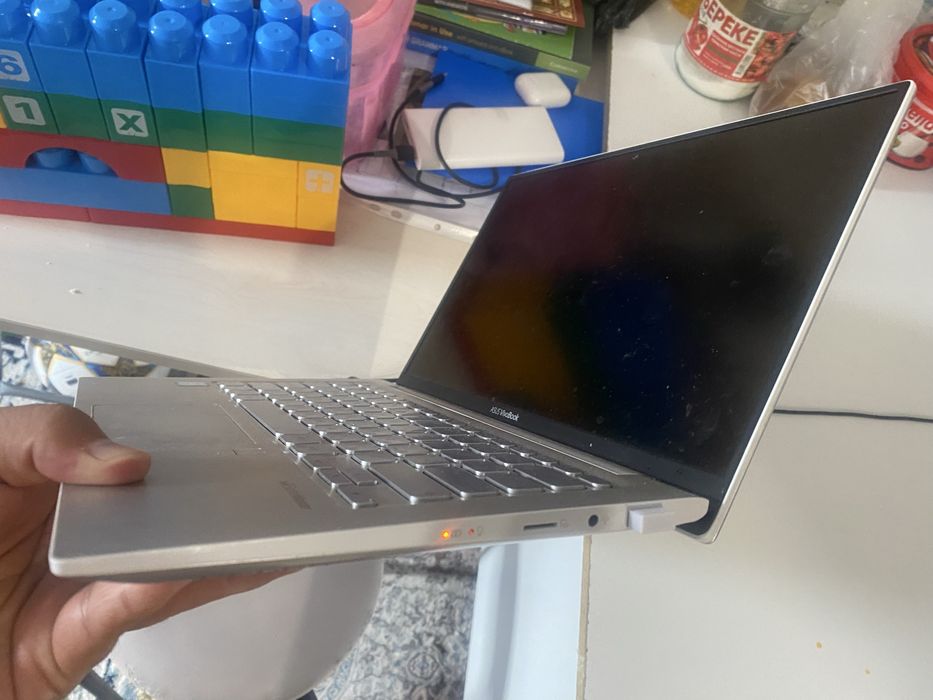 Asus vivabook Продам