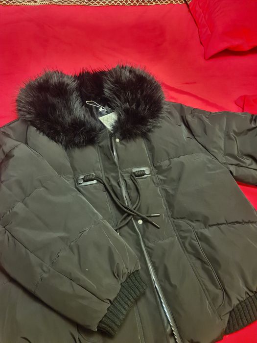 Продам свою куртку женскую