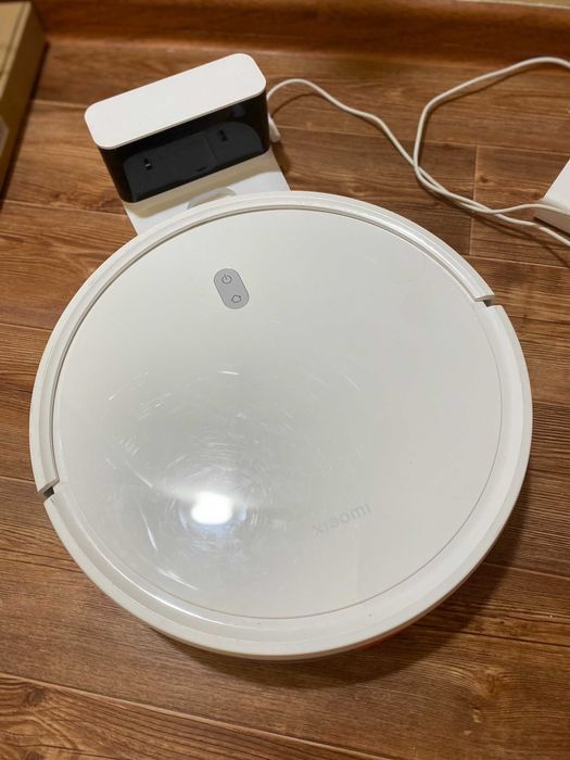 Робот-пылесос Xiaomi Robot Vacuum E10 — б/у, хорошее состояние