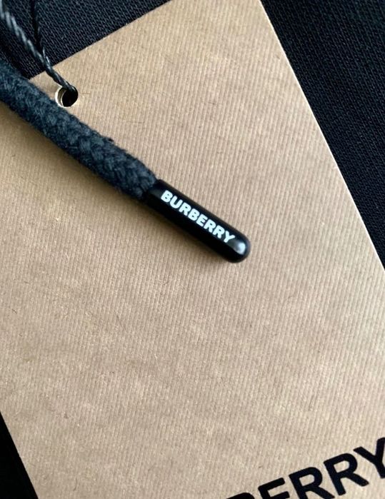 Vând hanorac/ hoodie nou, cu etichetă, marca Burberry