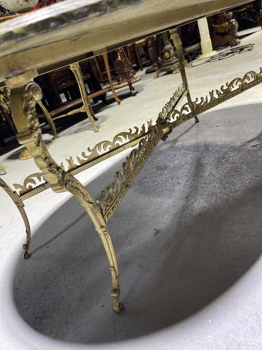 Masuta pentru cafea din bronz masiv cu blat de marmura