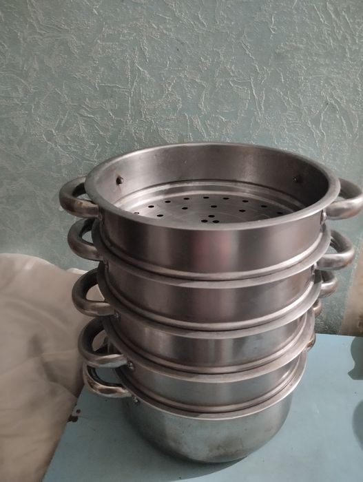 Не большая мантоварка