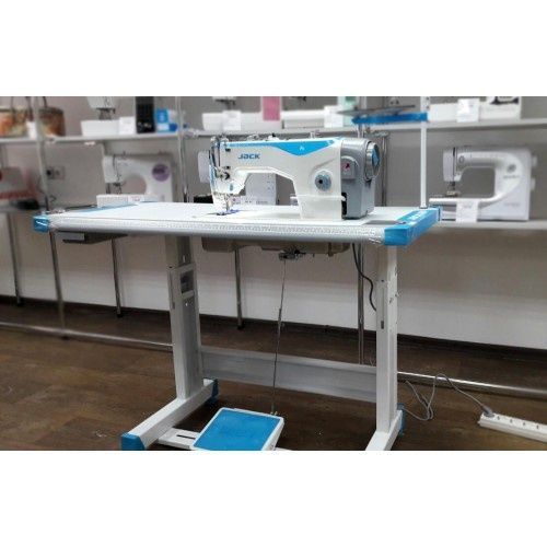 Продается новая швейная машинка Jack F4